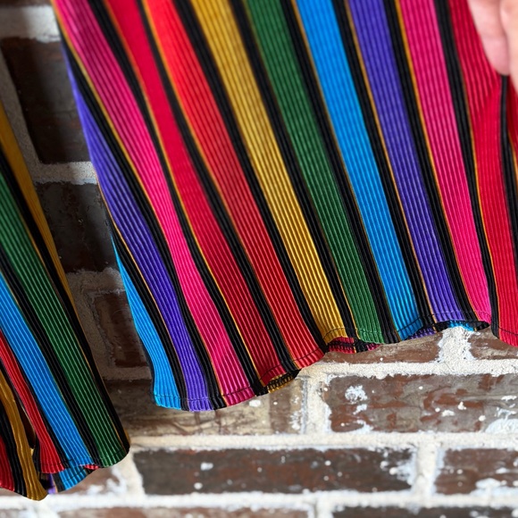 Show Me Your MuMu Caleb Romper Size Medium Rainbow Parade Pleat - Picture 13 of 16